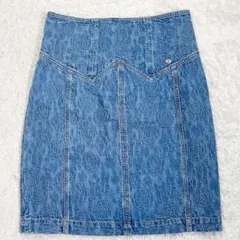 極美品！CHANEL 23SS 膝丈デニムスカート ココマーク カメリア 38Mのサムネイル