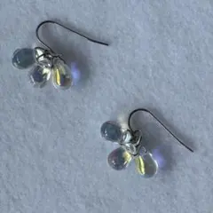 クリスタルドロップ型ピアス[31]