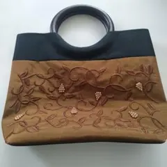刺繍　ビーズ　デザインバッグ 黒色　茶色　エスニック　ベトナム