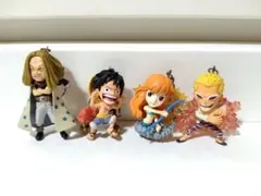 ワンピース　フィギュア　キーホルダー　4種