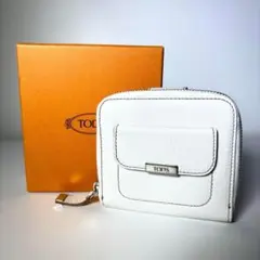 ✨️美品✨️TOD’S トッズ レザーコンパクトウォレット 財布 2つ折りのサムネイル