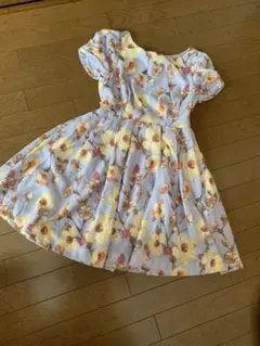 花柄ワンピース ミスティウーマン ワンピース 美品のサムネイル