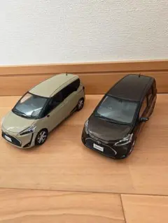 すみれ 新型シエンタ 1/30 ミニカー アーバンカーキ セット 箱なし すみれ様専用 新型シエンタ 1/30 ミニカー アーバンカーキ セット 箱