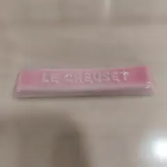 LE CREUSET ピンク 箸置き　1個のサムネイル