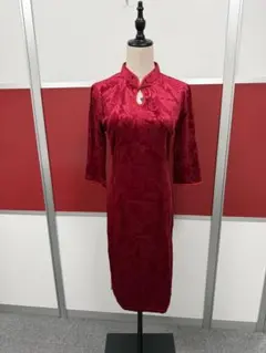 赤いチャイナドレス