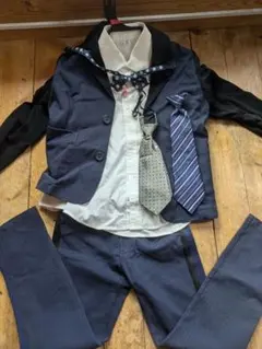 子供フォーマル　スーツ　ネクタイ3個付き
