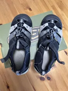 KEEN＊アウトドアサンダル＊黒/グレー＊23.5サイズ