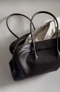 Item thumbnail for item d871cc1f-016a-4b2b-8828-fc527ee19aee