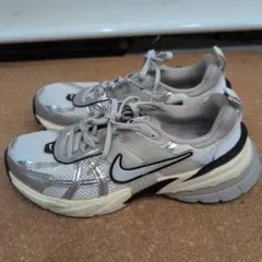 33 NIKE ナイキ V2K ラン 24cm スニーカー
