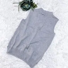 美品❗️【ジーユー】ミニハイネック セーター ノースリーブ M
