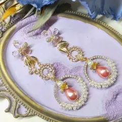 211 コーラルピンクの貝パールとジルコニアパーツ ピアス・イヤリング