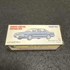 トミカリミテッドヴィンテージネオ LV-N74b クラウン 4ドアハード