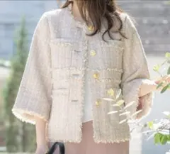 新品未使用　ピンク タグ付ノーカラージャケット ツイード 金ボタン