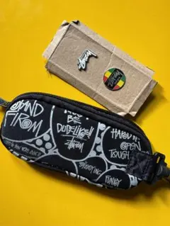 stussy 雑誌の付録　ピンバッジとケース