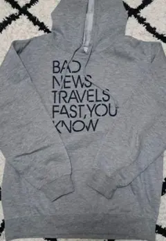 グレー テキストプリント フード付きパーカーLサイズ