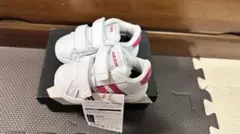 キッズのadidas ホワイト ピンク スニーカー
