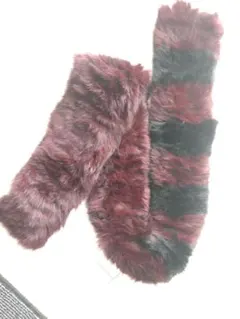 ファーマフラー 黒とワインレッド