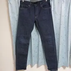 UNIQLO　ダークブルー ストレートデニム