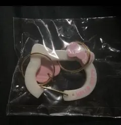 ハローキティ カラビナ　キーホルダー ハート型チャーム付き