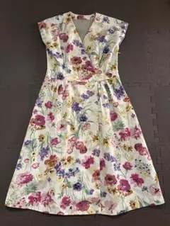 Lois CRAYON ロイスクレヨン　花柄 ワンピース M 極美品のサムネイル