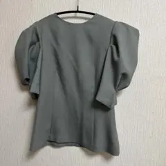 Cygne シーニュ半袖ブラウス パフスリーブ グレー Cygne シーニュ半袖ブラウス パフスリーブ グレー - メルカリ
