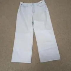 新品未使用　ユニクロ　ワイドストレートジーンズ　32インチ（81.5cm）