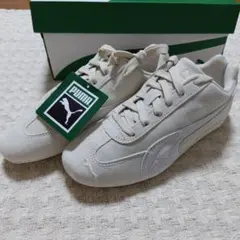 PUMA ホワイト スエード スニーカー