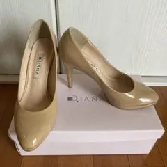 DIANA ダイアナ エナメルパンプス ベージュ 22cm 軽量 箱あり