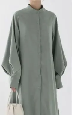 【シワになりにくい】パフスリーブシャツ L 即時発送可！　柔らか 緑