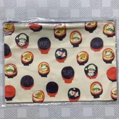 マルチポーチ ユーリ!!! on ICE×サンリオ　ポチャッコ　勇利