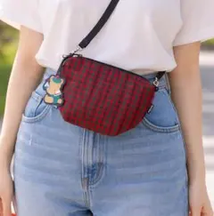 ファミリア　ポシェット　赤系ファミリアチェック