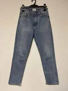 Item thumbnail for item ee2efa3a-50ca-49e3-a089-40c28b43e790