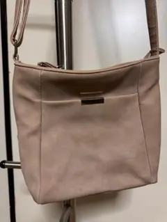 ベージュ ショルダーバッグ