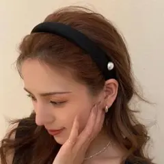 即完売品♡　パール　ブラック　カチューシャ　ワンポイント　シンプル　オルチャン
