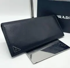 極美品✨プラダ　トライアングル サフィアーノレザー 二つ折り 長財布 ブラック PRADA プラダ サフィアーノ トライアングル 財布 二つ折り財布