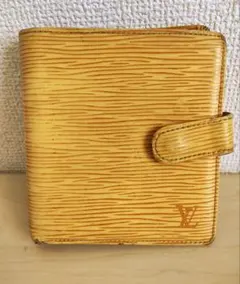 ルイヴィトン エピ　コンパクト　 二つ折り財布 イエロー 訳あり