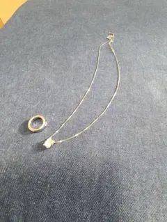 シルバーネックレスとリング　アクセ　ジュエリー