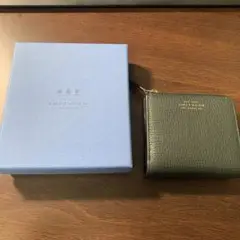 新品未使用✨スマイソン　二つ折り財布　シルバーロゴ金具　シボ革　フラップ　黒 2025年最新】Smythson 二つ折り財布の人気アイテム - メルカリ