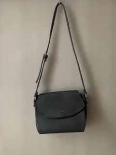 ブラックショルダーバッグ