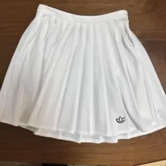 アディダス　プリーツスカート