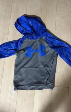 Under Armour グレー/ブルー パーカー 100cm~