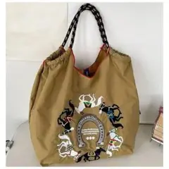 馬刺繍デザイン トートバッグ カーキ　可愛い　お洒落　個性的　カジュアル　新品