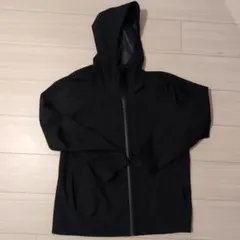 り*う様 ユニクロ ブロックテックパーカー 黒