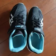 ASICS 黒青 スニーカー　21.5cm