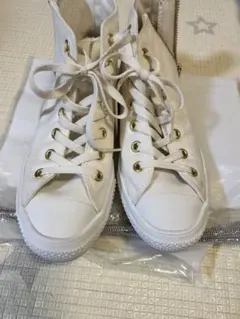ホワイトハイカットスニーカー サイドファスナー付き
