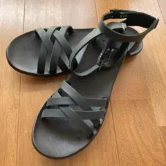 KOOS 販売終了品　本革ストラップサンダルsize37表記　美品のサムネイル