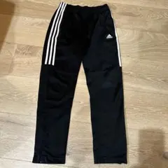 adidas アディダス　黒ジャージ パンツ　150