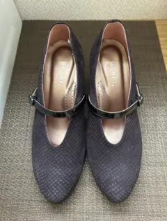 Monet ストラップパンプス