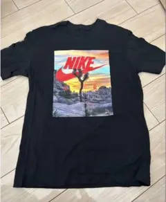 Nike 風景プリント Tシャツ 黒