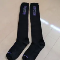 黒色 膝上丈靴下 ロゴ刺繍入り